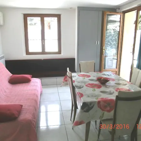 Meuble T2 En Rez De Jardin *